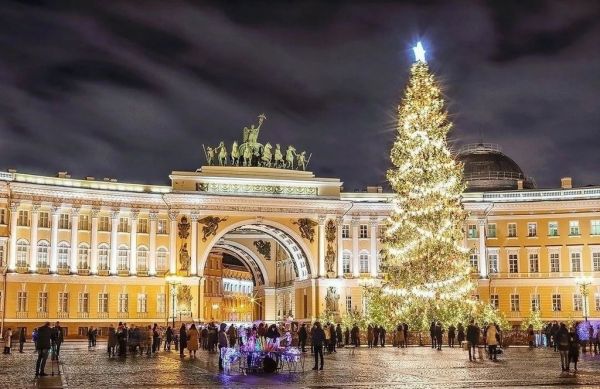 Катки, ярмарка и цирк: куда сходить на новогодних праздниках в Петербурге2