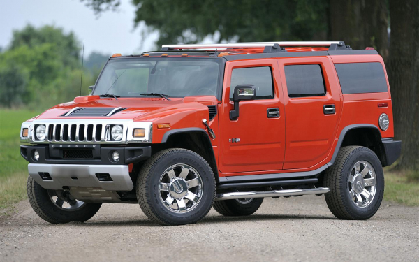 В России появился в продаже 16-летний Hummer H2 без пробега. Цена удивит0