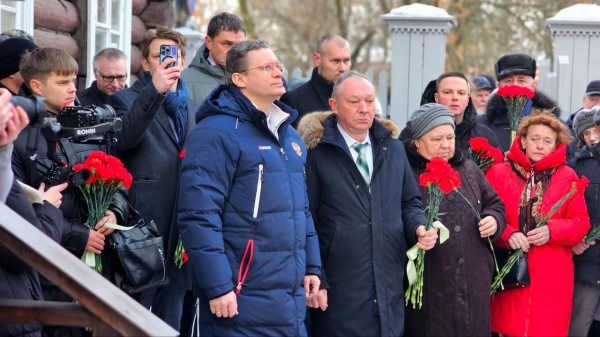 В Вологде открыли памятник Иосифу Сталину8